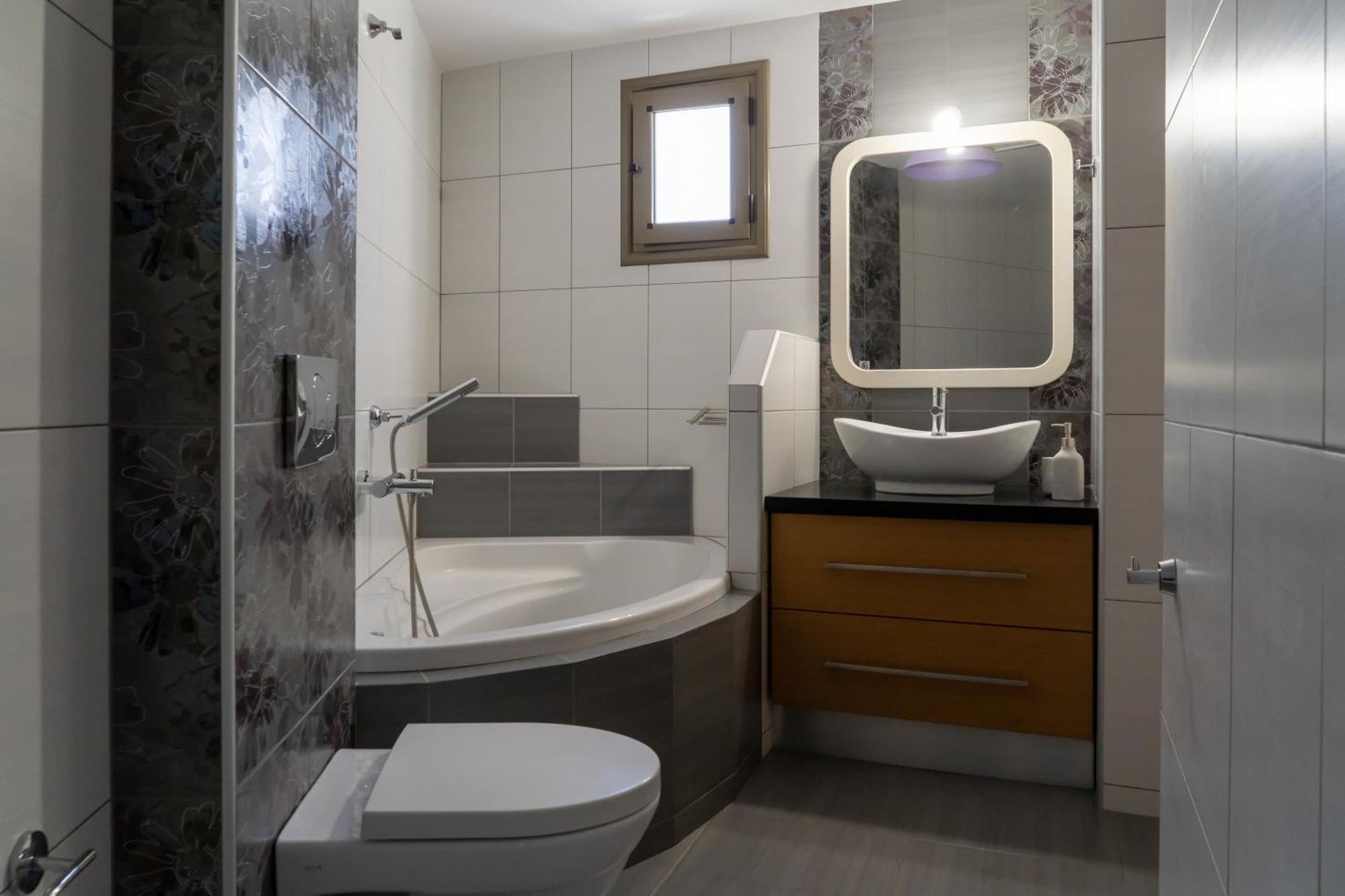 Nefele Maisonette Near Centre * Heraklion (Crete)