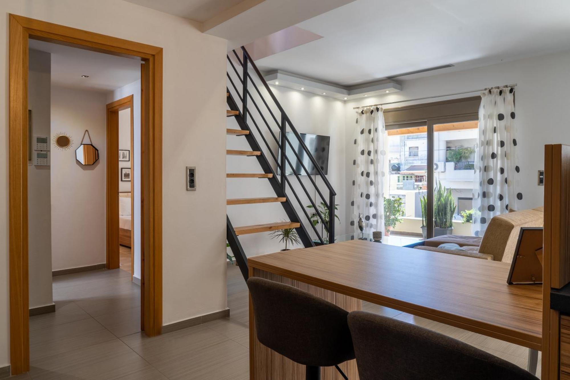 Nefele Maisonette Near Centre *