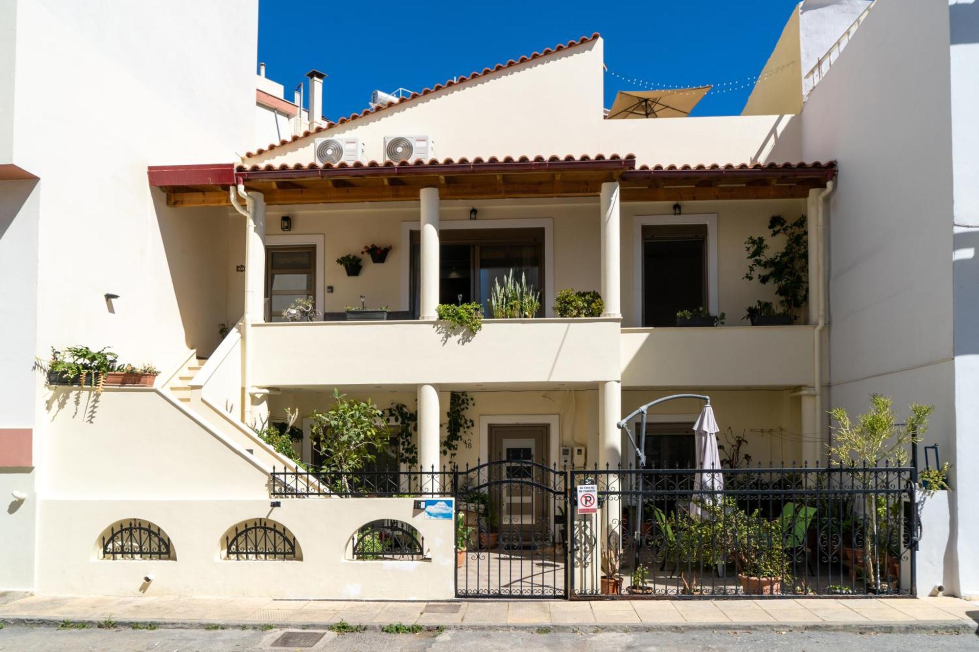 Nefele Maisonette Near Centre * Heraklion (Crete)